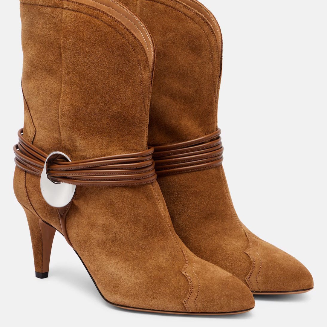 Street Fashion Look - Sepatu Boots Wanita Bahan Suede Model