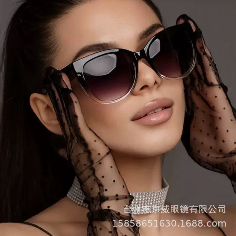 Kacamata Hitam Jingwei Cat's E - Street Fashion Photoshoot ulasan dan harga
