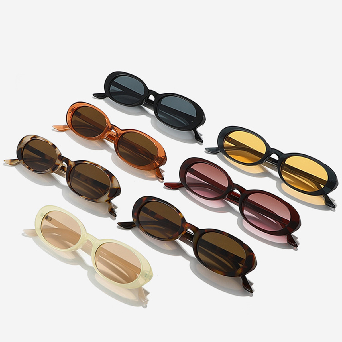 Kacamata Hitam Oval Bingkai Ke - Street Fashion Photoshoot ulasan dan harga