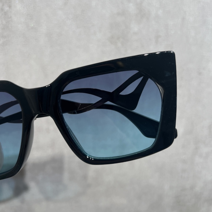 1 Buah Kacamata Hitam Uniseks  - Street Fashion Photoshoot ulasan dan harga