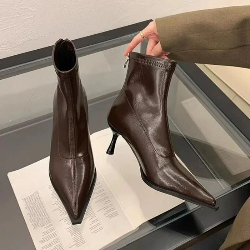 Sepatu Boots Wanita Model Ramp - Street Fashion Rome 2025 ulasan dan harga